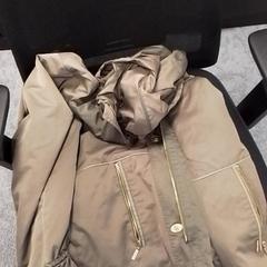 Giacca Groen, come riportato da Qbuzz Fryslân utilizzando iLost