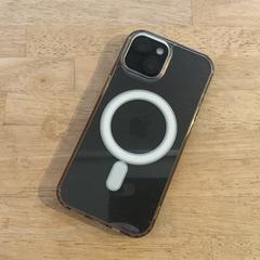 Teléfono móbil iPhone, segundo informou W1 - Tomorrowland usando iLost