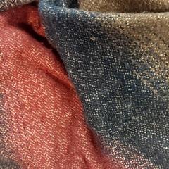 Kleding - Sjaal, segons ha informat Centraal magazijn mitjançant iLost