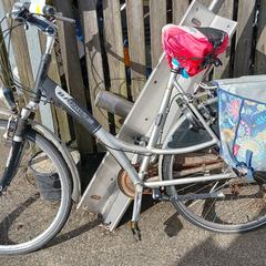 自転車 Batavus Grijs がiLostで Fietsdepot Meierijstad によって報告されました