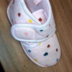 Chaussure, a été signalé par Qbuzz DMG utilisant iLost