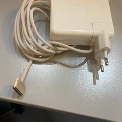 Macbook-ladegerät, gemeldet von Padualaan 101 über iLost
