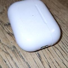 Airpodscase, rapporterat av Qbuzz DMG med iLost