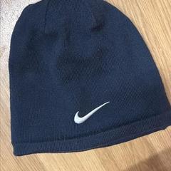 Hatt, som rapportert av IKEA Brno ved bruk av iLost