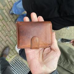 Portemonnee, segons s'ha informat a iLost