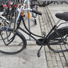 İLost kullanarak Stadswerk072 tarafından bildirildiği gibi Opoefiets zwart