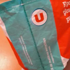 حقائب حمل وحقائب اليد de courses، كما تم الإبلاغ عنه بواسطة TCL عبر iLost