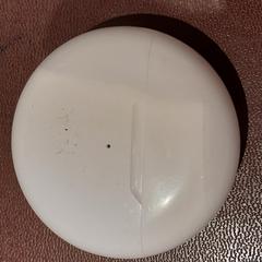 Pouzdro na airpods blanc, jak nahlášeno TCL pomocí iLost