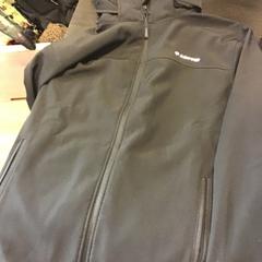 Chaqueta, segundo informou Qbuzz U-OV usando iLost