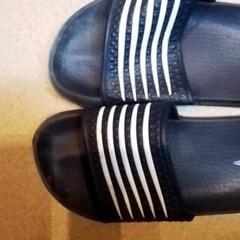 Pantufas de banho & Sapatos, como reportado por Beekse Bergen Resorts en Hotel utilizando o iLost