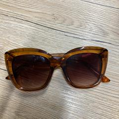 Bruine zonnebril, rapporterat av Pathé Delft med iLost