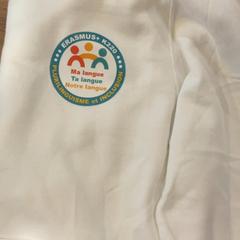 Felpa con cappuccio boa swear, come riportato da MEININGER Hotel Marseille Centre la Joliette utilizzando iLost