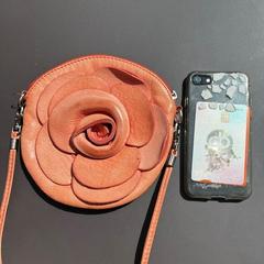 Handbag and phone and phone, come riportato da Van Gogh Museum utilizzando iLost