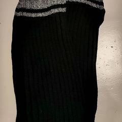 Shawl zwart/grijs, as reported by Koninklijk Theater Carré using iLost