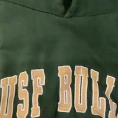 Chaqueta Grün, segundo informou MEININGER Hotel Leipzig Hauptbahnhof usando iLost