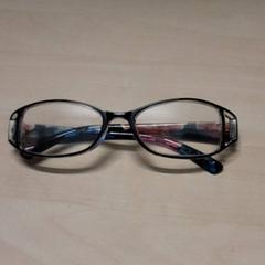 Bicchieri, come riportato da Arriva Oost-Brabant utilizzando iLost