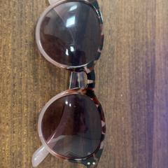 Slnečné okuliare Bruin roze, ako bolo nahlásené Pathé Leeuwarden pomocou iLost