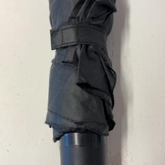 Esernyő, amint azt GVB az iLost segítségével jelentette.