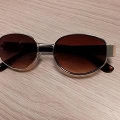 Solbriller, som rapportert av Qbuzz Fryslân ved bruk av iLost