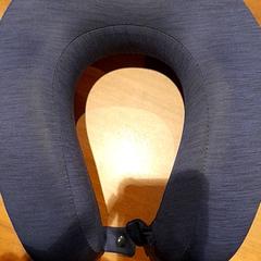 Coixí cervical Donkerblauw, segons ha informat Van der Valk Hotel Schiphol mitjançant iLost