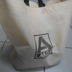 Winkelzak, zgłoszono przez Centraal magazijn przy użyciu iLost