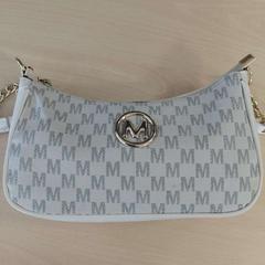 Táska Michael Kors, amint azt Regio Oost-Vlaanderen az iLost segítségével jelentette.