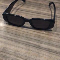 Slnečné okuliare Zwart, ako bolo nahlásené Van der Valk Hotel Zwolle pomocou iLost