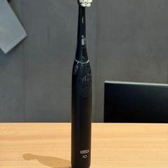 Toothbrush zwart, as reported by Van der Valk Hotel Deventer using iLost