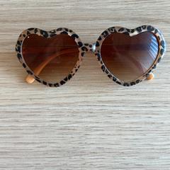 Solbriller, som rapportert av Pathé Groningen ved bruk av iLost