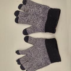 Hansker, som rapportert av IKEA Tokyo-Bay ved bruk av iLost