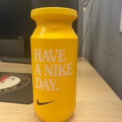 Bidó Geel met zwart, segons ha informat Feyenoord Rotterdam mitjançant iLost