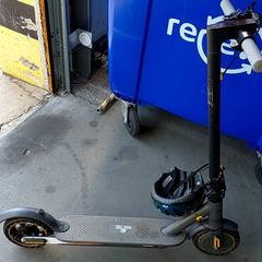 Transporte - Elektrische step, ha sido reportado por Regio Limburg - Leuven con iLost