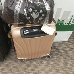 Reisebag, som rapportert av محطة الرياض (الرياض) ved bruk av iLost