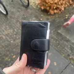 Portemonnee, segundo informou a iLost