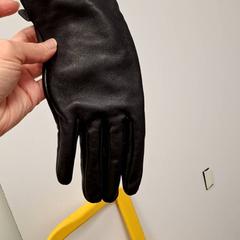 Handschoenen, zoals gemeld door IKEA Paris - Italie Deux met iLost