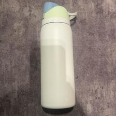 Garrafa para beber, como reportado por Van der Valk Hotel Haarlem utilizando o iLost