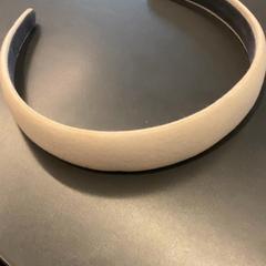 Diadem diasem, as reported by MEININGER Hotel Leipzig Hauptbahnhof using iLost