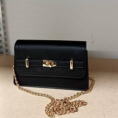 Bolsa Zwart, segundo informou Qbuzz GD Groningen Peizerweg usando iLost