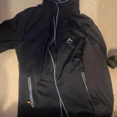 Jacke BLACK BLUE, gemeldet von Room Mate Bruno über iLost