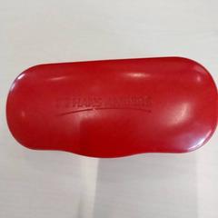 Etui na okulary Rood, zgłoszono przez Arriva Limburg Zuid przy użyciu iLost