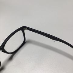 Occhiali da lettura Zwart Ray Ban, come riportato da HvA Corry Tendeloohuis utilizzando iLost
