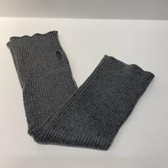 アームウォーマー, come riportato da IKEA横浜 utilizzando iLost