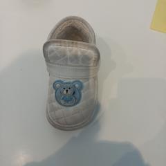 Sapato de criança, como reportado por Arriva Limburg Zuid utilizando o iLost