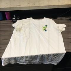 셔츠 Wit shirt met print op achterkant, iLost를 사용하여 Van der Valk Hotel Zwolle에 보고됨