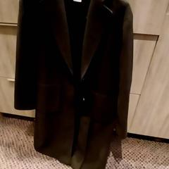 Casaco Zwart, como reportado por Van der Valk Hotel Vianen utilizando o iLost