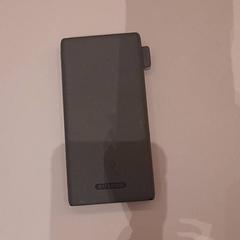 Kraftbank Zwart, som rapportert av Van der Valk Hotel Schiphol ved bruk av iLost