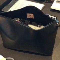 Borsa, come riportato da Van der Valk Hotel Amsterdam Zuidas utilizzando iLost
