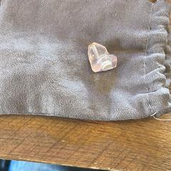 سدادات الأذن aangemeten، كما تم الإبلاغ عنه بواسطة Paaspop 2025 عبر iLost