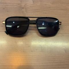 Gafas de sol, ha sido reportado por Pathé Arnhem con iLost
