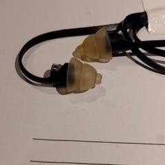 Hörlur, rapporterat av TivoliVredenburg med iLost